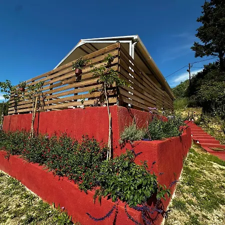 Дом отдыха The Little Dream - Small Wooden Paradise Near The Sea *